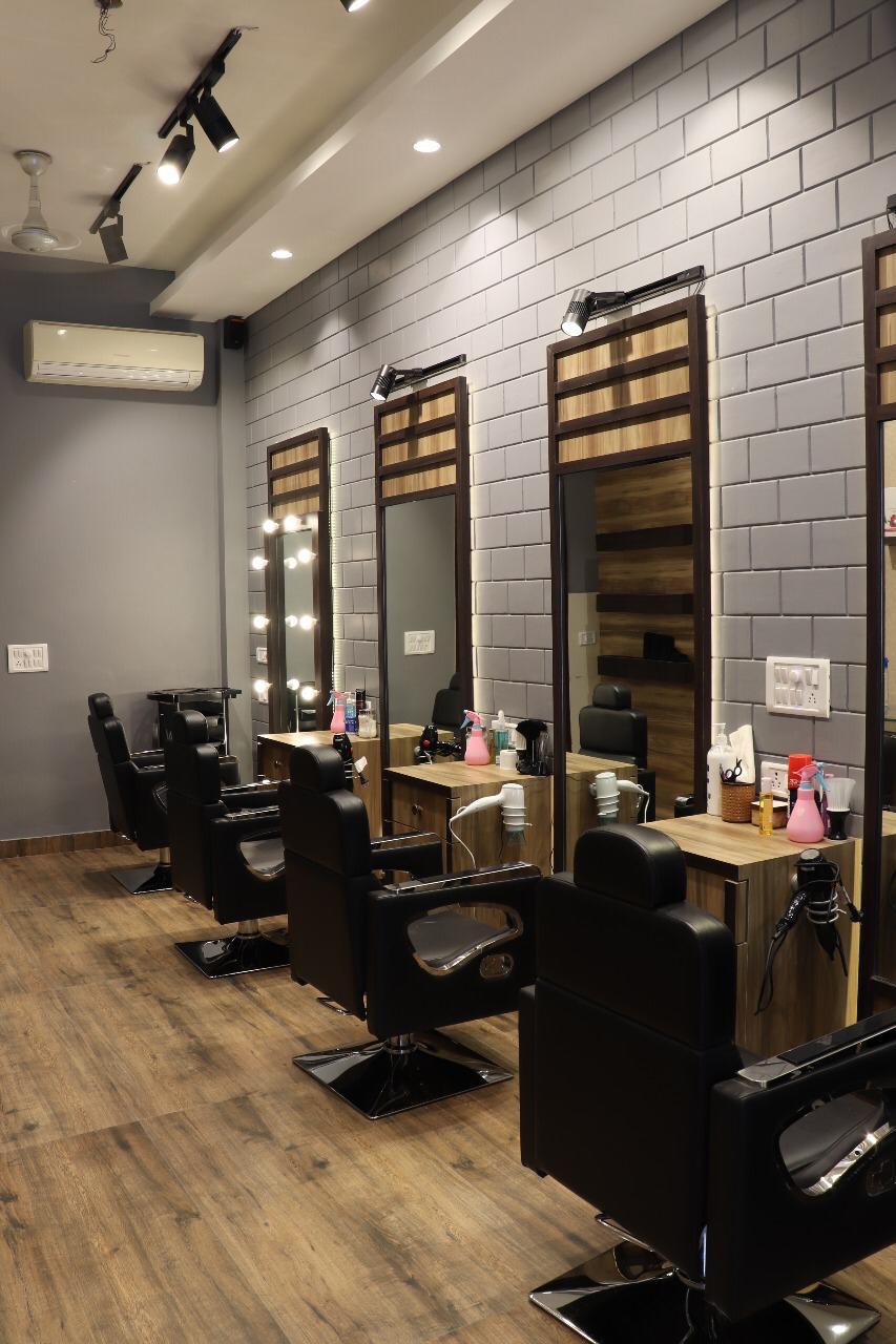 Luxury Unisex Salon With Inbuilt Interior And Fully Furnished For Sale In New Delhi